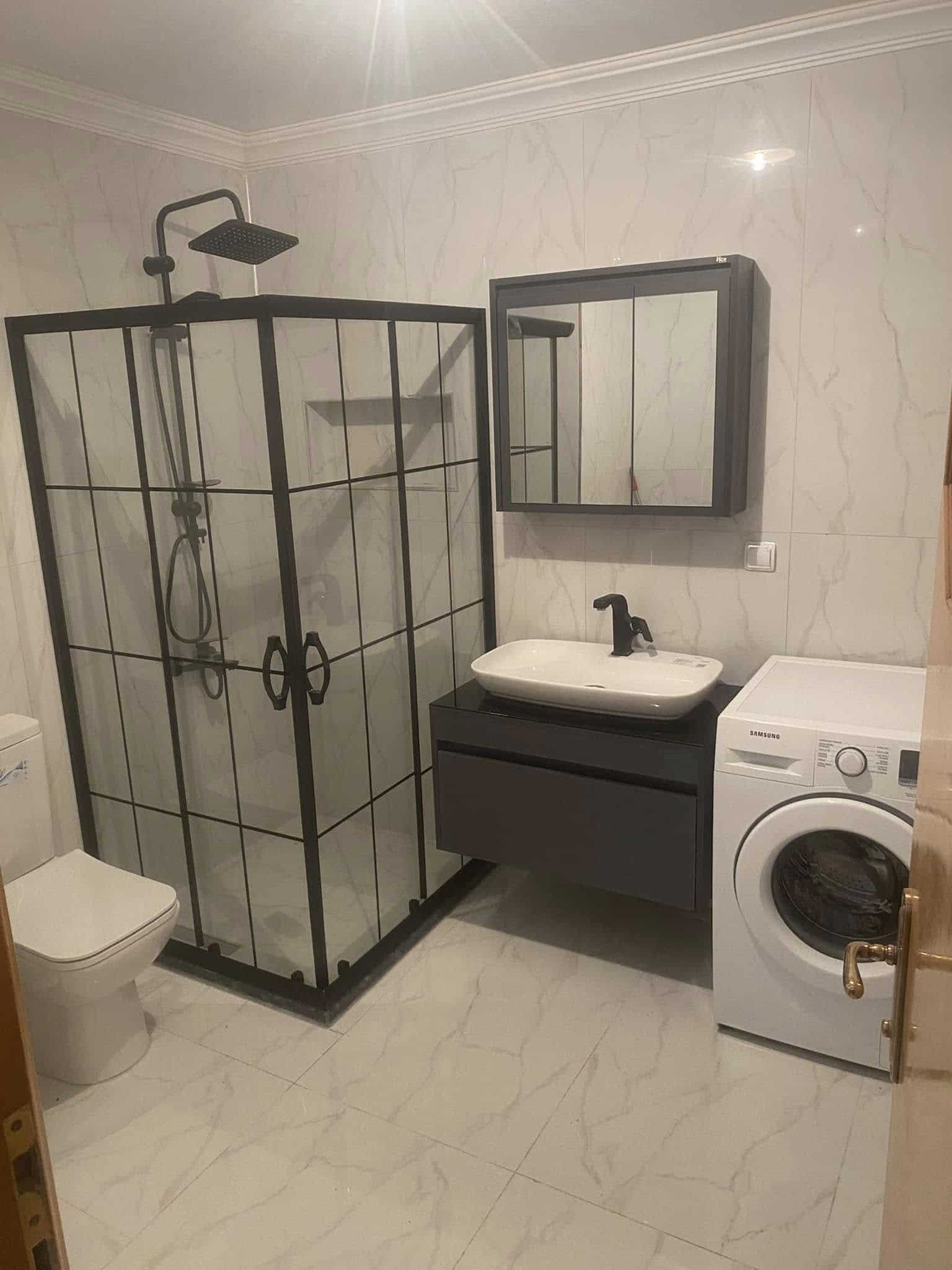 Ekonomik Su Tesisatı - camasir makineli dusakabinli banyo