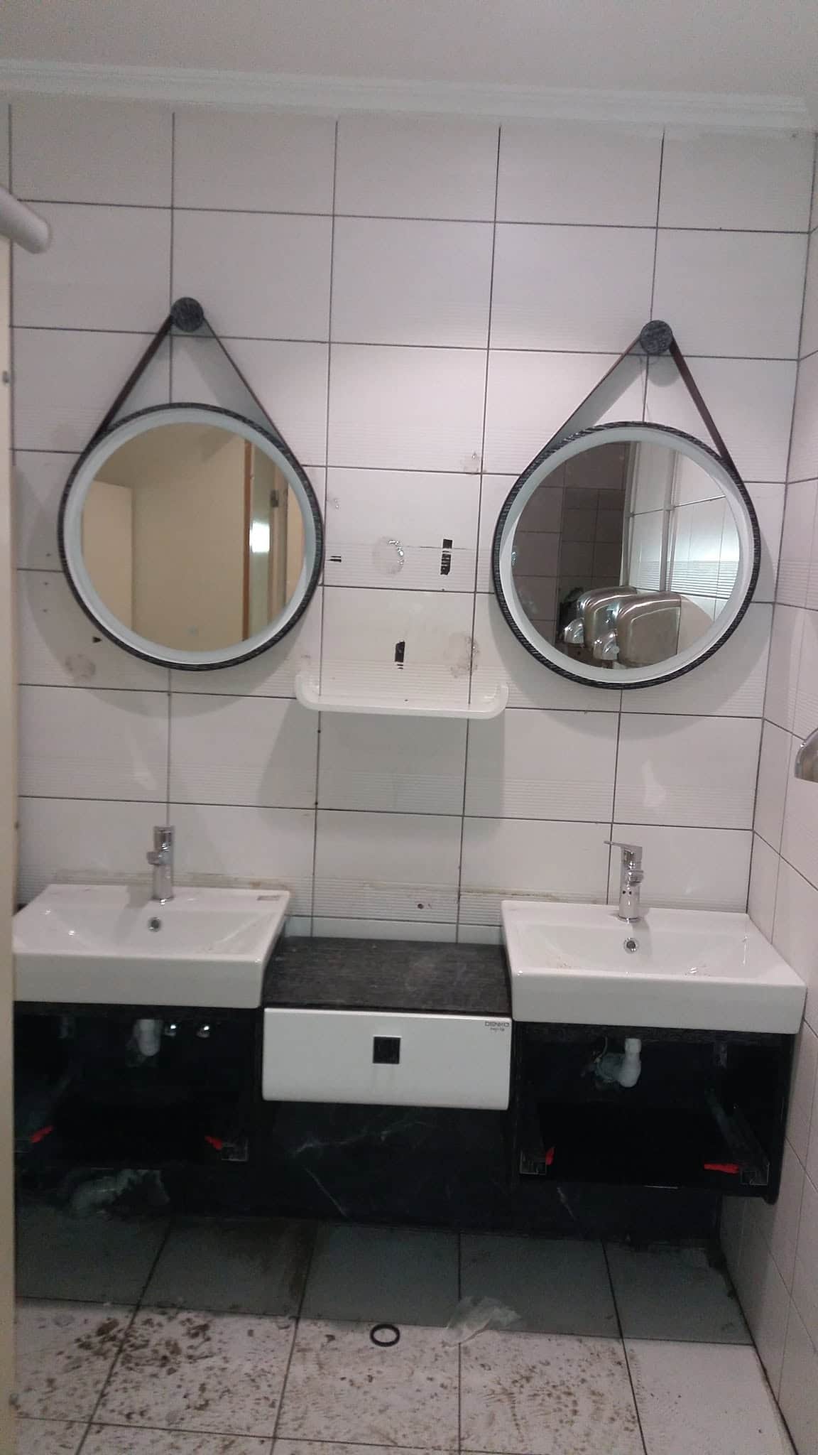 Çift lavabolu banyo dolabı