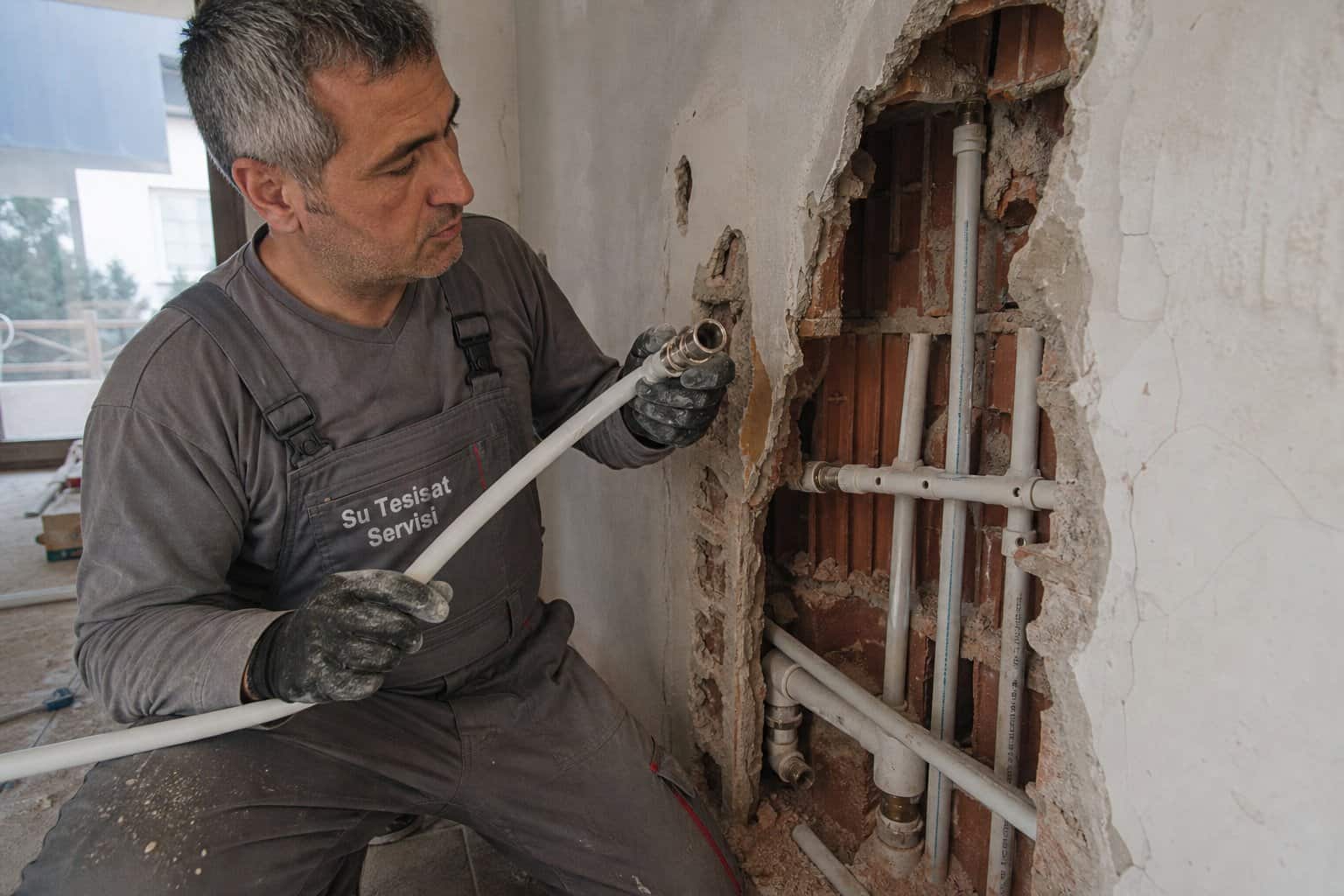 Ekonomik Su Tesisatı - duvar ici su tesisati doseme